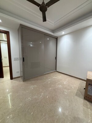 Room in 3 BHK Builder Floor at Hauz Khas – for Sale