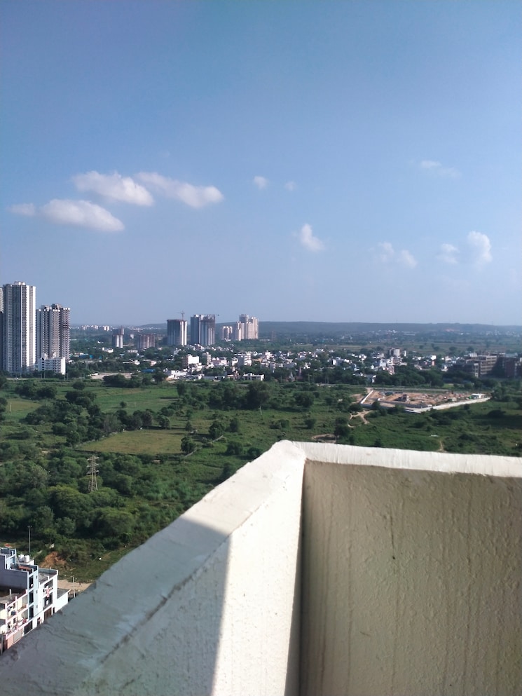 Balcony, tulip-yellow 3 Bedroom 1704 Sq.Ft. Apartment In Sector 69 Gurgaon 9172259