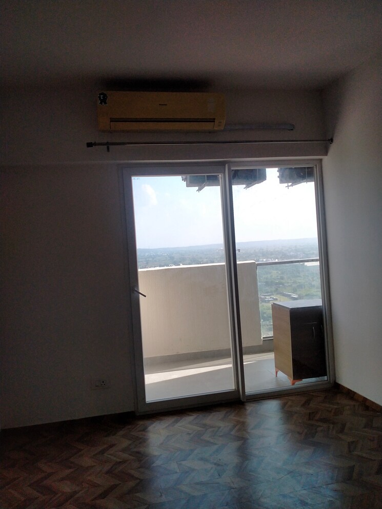 Room, tulip-yellow 3 Bedroom 1704 Sq.Ft. Apartment In Sector 69 Gurgaon 9172259