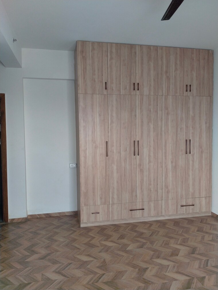 Room, tulip-yellow 3 Bedroom 1704 Sq.Ft. Apartment In Sector 69 Gurgaon 9172259