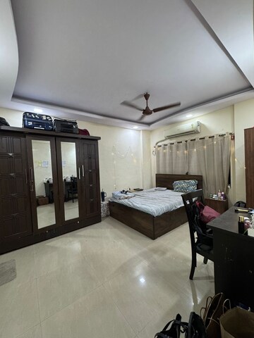 Master Bedroom in 2 BHK Apartment at GP Solitaire, Santacruz East – for Rent