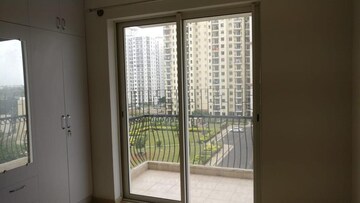Room in 3 BHK Apartment at DLF Westend Heights New Town, Akshayanagar – for Rent