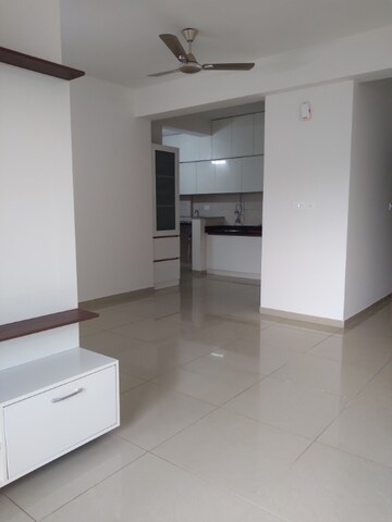 Room in 2 BHK Apartment at Goyal Orchid Piccadilly, Thanisandra Main Road – for Rent
