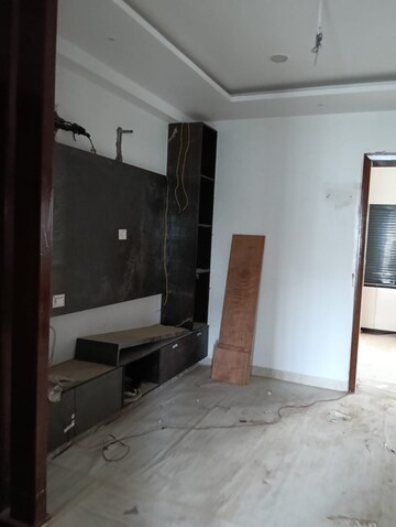  3 BHK Builder Floor at Sector 8 – for Sale