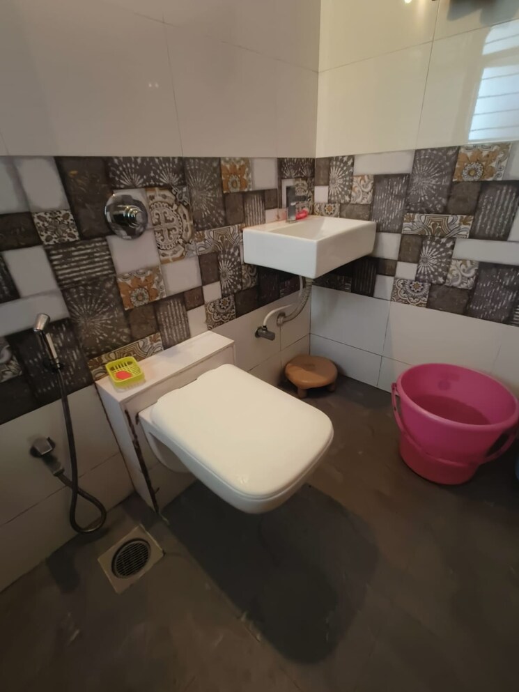 Attached Bathroom, om-guru-krupa 1 Bedroom 485 Sq.Ft. Apartment In Ghatkopar East Mumbai 9172295