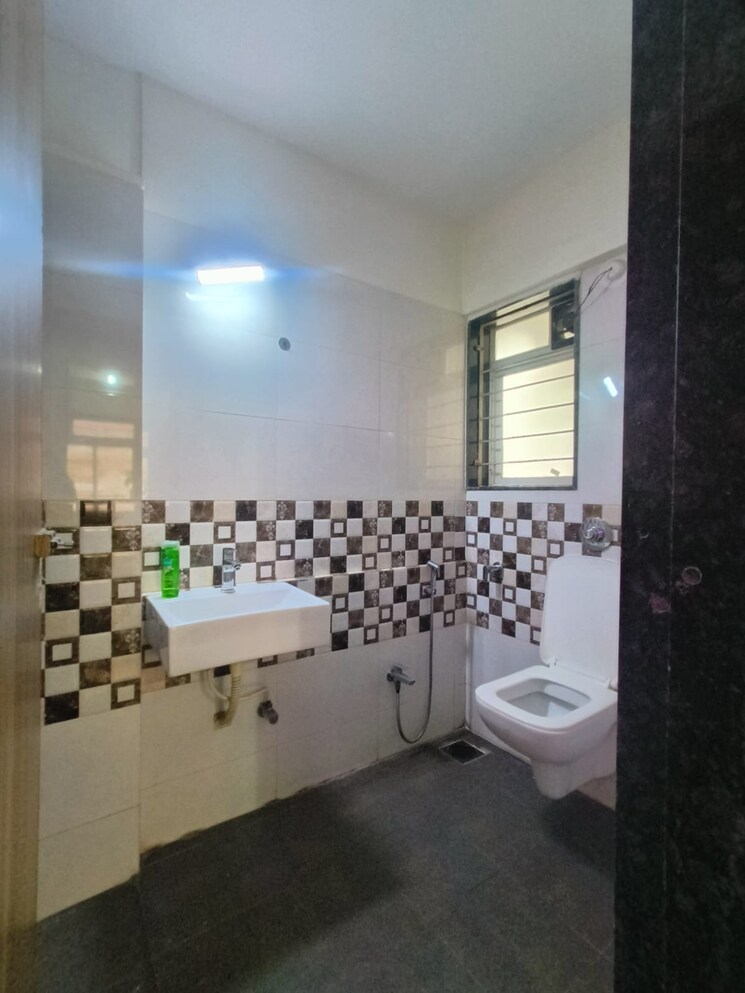 Attached Bathroom, om-guru-krupa 1 Bedroom 485 Sq.Ft. Apartment In Ghatkopar East Mumbai 9172295