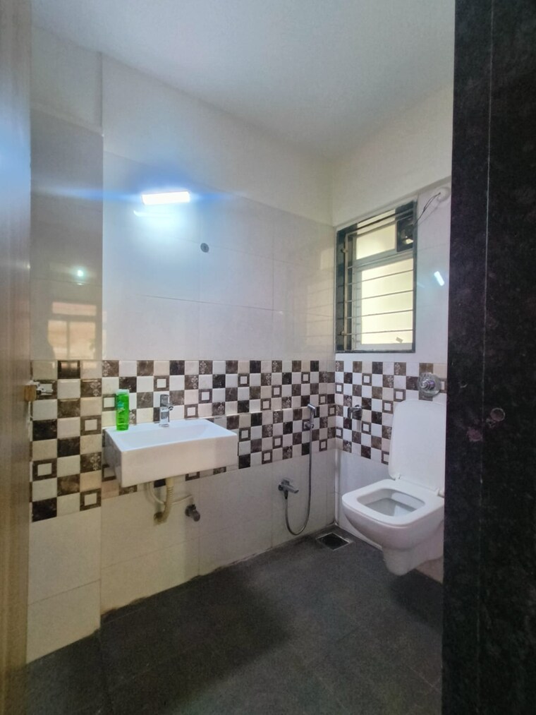 Attached Bathroom, om-guru-krupa 1 Bedroom 485 Sq.Ft. Apartment In Ghatkopar East Mumbai 9172295