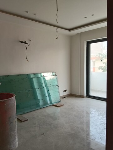 Room in 4 BHK Builder Floor at Sector 7 – for Sale