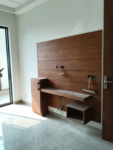 Room in 4 BHK Builder Floor at Sector 7 – for Sale