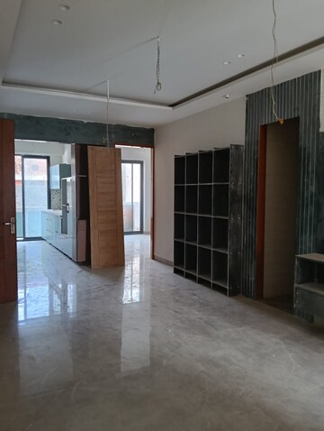 Room in 4 BHK Builder Floor at Sector 7 – for Sale