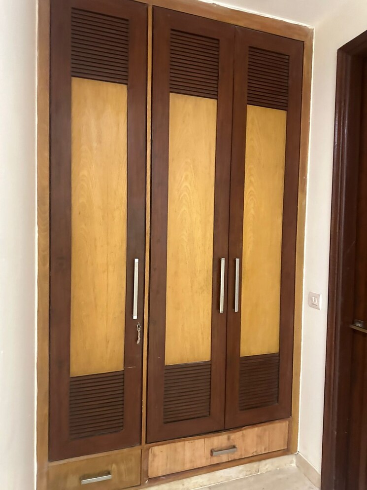 undefined, greater kailash ii 3 Bedroom 250 Sq.Yd. Builder Floor In Greater Kailash ii Delhi 9172332