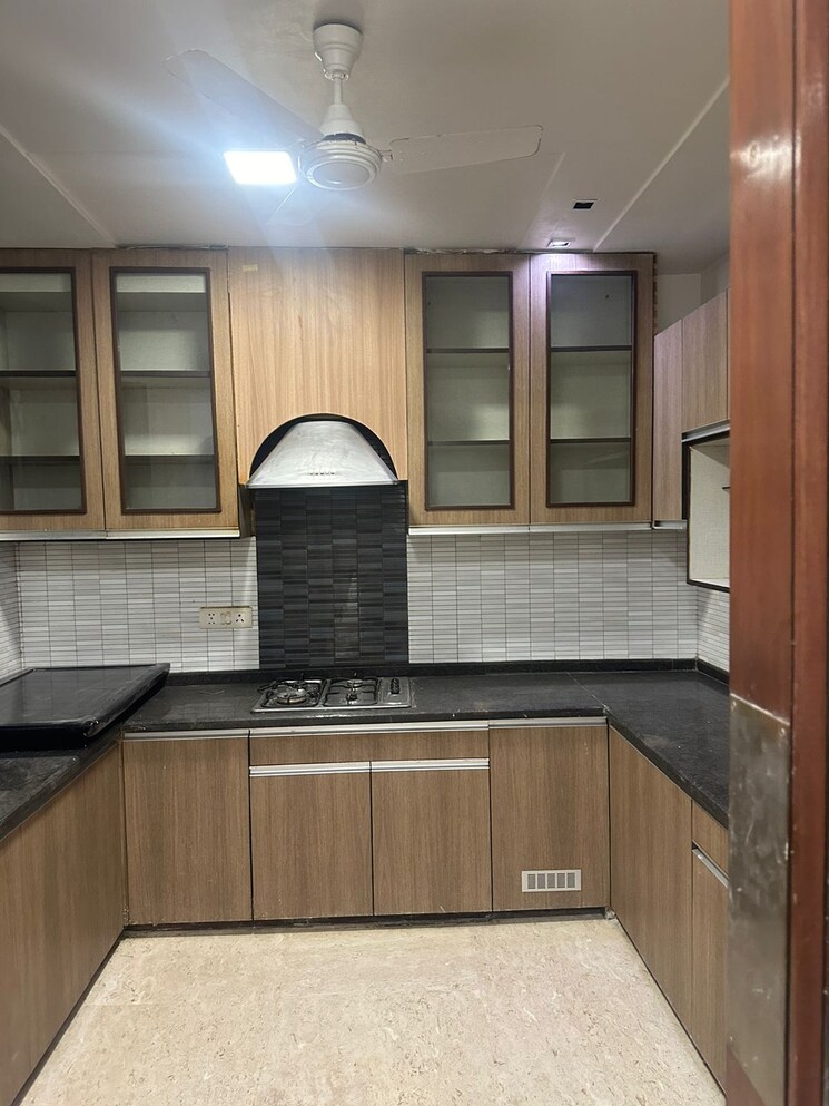Kitchen, greater kailash ii 3 Bedroom 250 Sq.Yd. Builder Floor In Greater Kailash ii Delhi 9172332