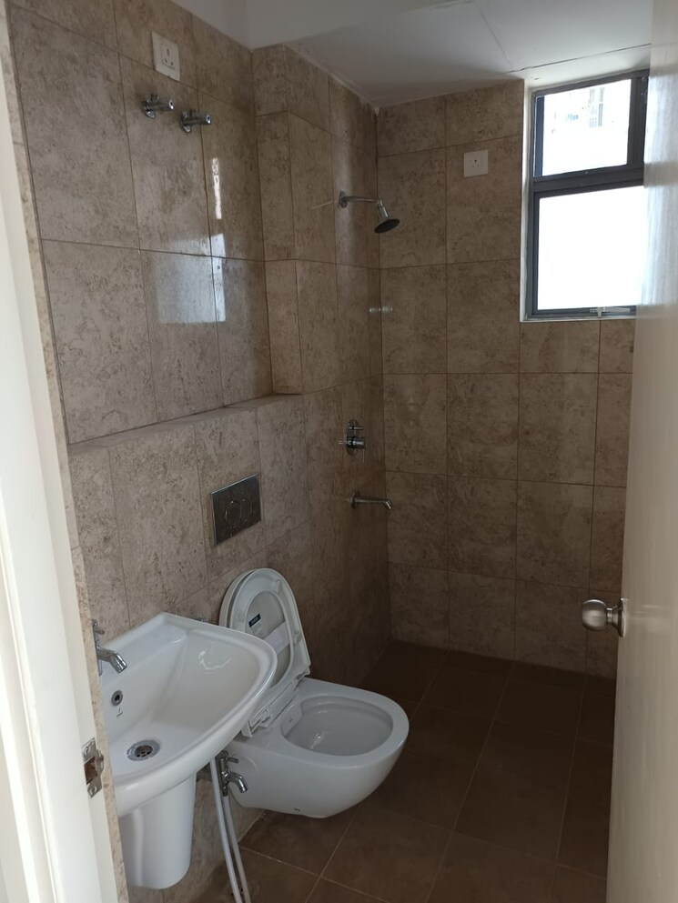 Bathroom, godrej-seven 3 Bedroom 1019 Sq.Ft. Apartment In Joka Kolkata 9172230