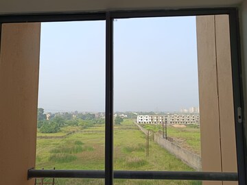 Room in 3 BHK Apartment at Godrej Seven, Joka – for Rent