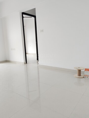 Room in 2 BHK Apartment at UK Iridium, Kandivali East – for Rent