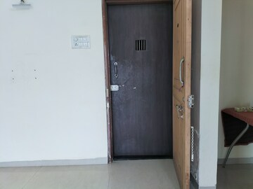 Furnished Amenities in 1 BHK Apartment at Raheja Heights Phase 2, Goregaon East – for Rent