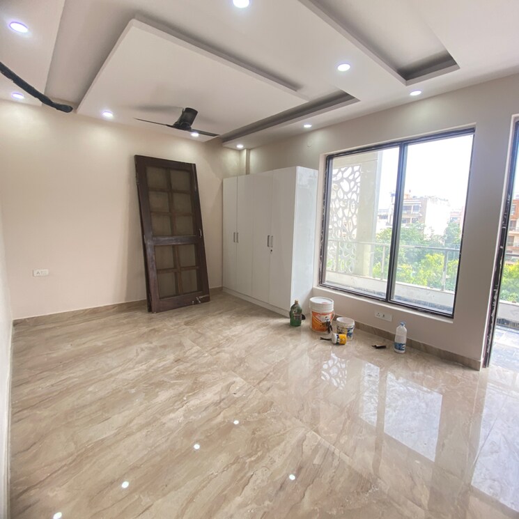 Room, sector 85 4 Bedroom 308 Sq.Yd. Builder Floor In Sector 85 Faridabad 9172398