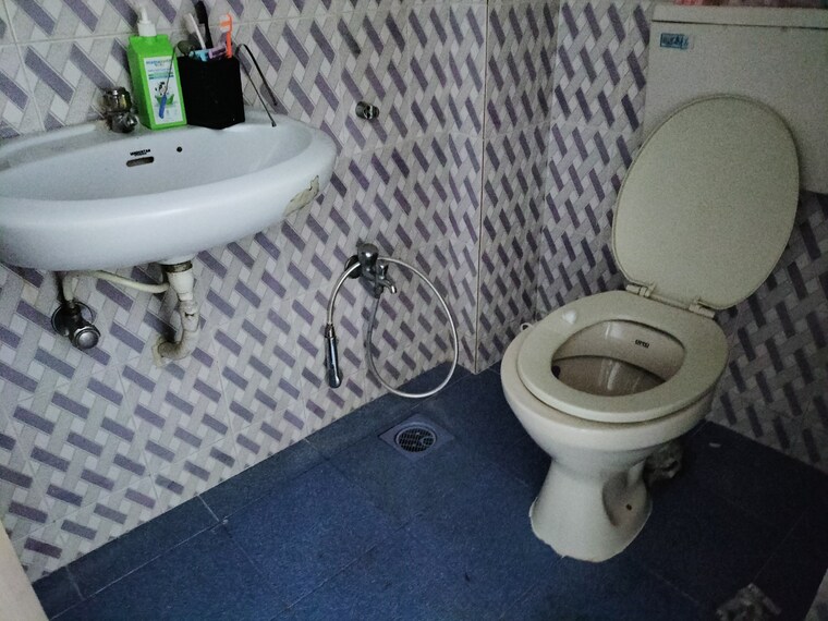 Bathroom, mantri-park 2 Bedroom 630 Sq.Ft. Apartment In Goregaon East Mumbai 9172368