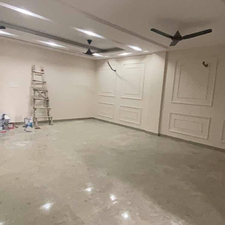 Room, sector 85 4 Bedroom 308 Sq.Yd. Builder Floor In Sector 85 Faridabad 9172398