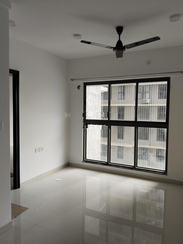 Room in 1 BHK Apartment at UK Iridium, Kandivali East – for Rent