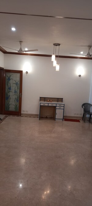 Room in 4 BHK Independent House at Sector 41 – for Sale