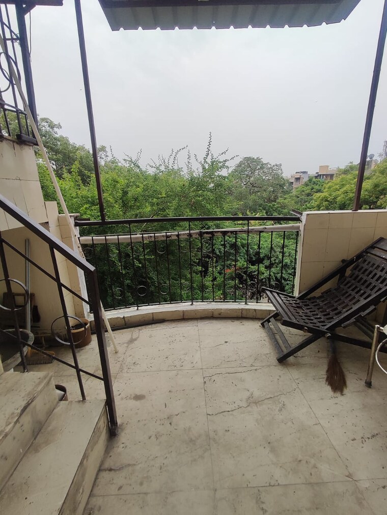 Balcony, lajpat nagar 4 3 Bedroom 160 Sq.Yd. Builder Floor In Lajpat Nagar 4 Delhi 9172413
