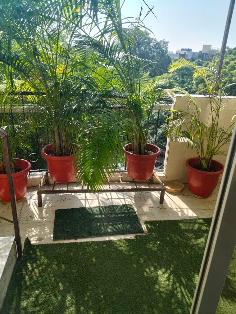 Balcony, lajpat nagar 4 3 Bedroom 160 Sq.Yd. Builder Floor In Lajpat Nagar 4 Delhi 9172413