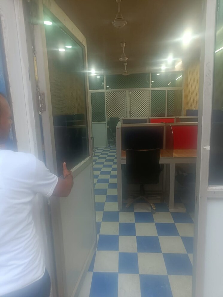 Team Area, sector 2 Commercial Office Space 1800 Sq.Ft. In Sector 2 Noida 9172418