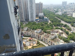 3 BHK Apartment For Sale in Amrapali Platinum