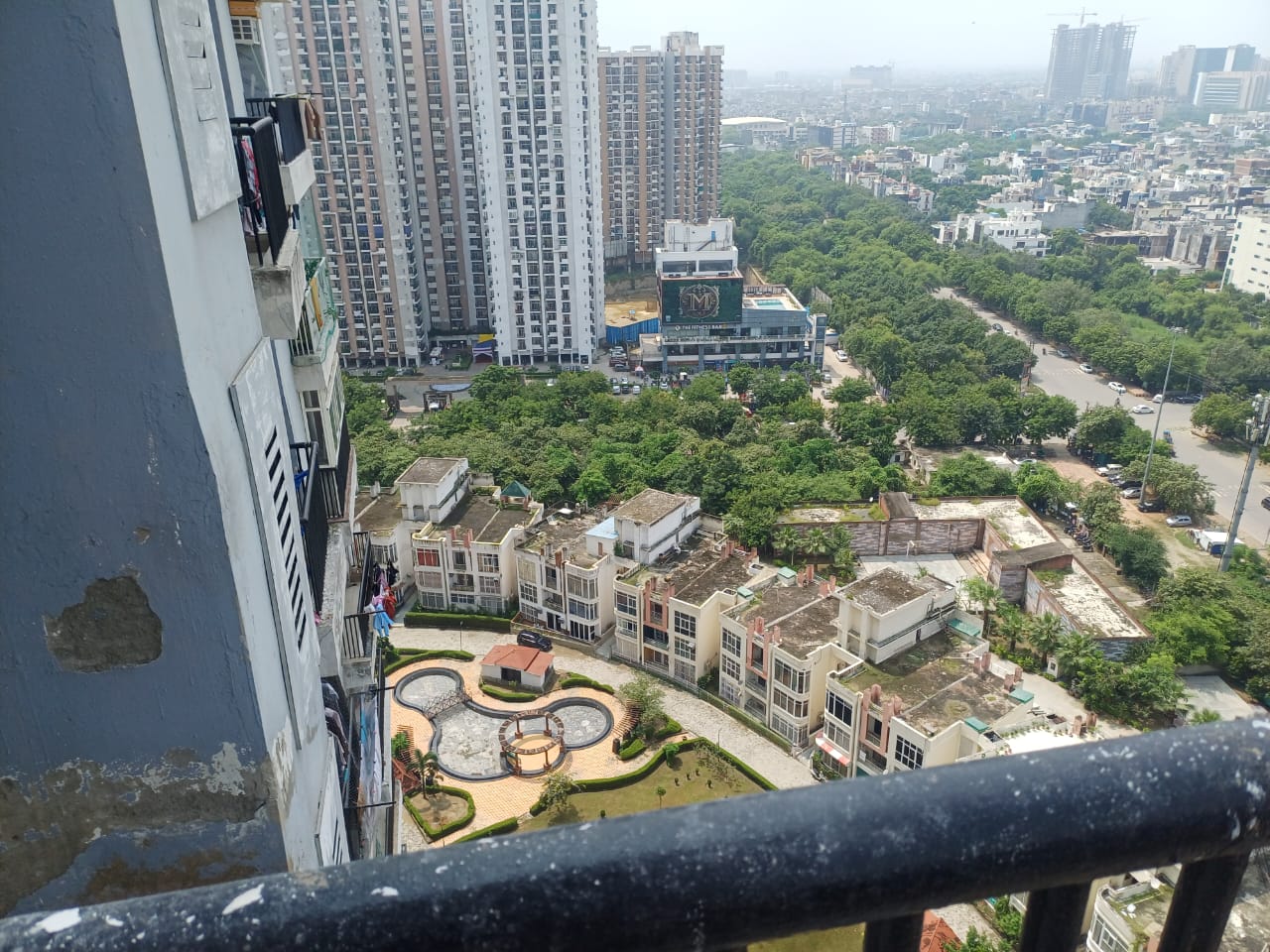 3 BHK Apartment For Sale in Amrapali Platinum