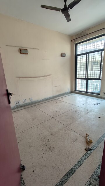 Room in 3 BHK Builder Floor at Ansal Plaza Gurgaon, Palam Vihar – for Sale