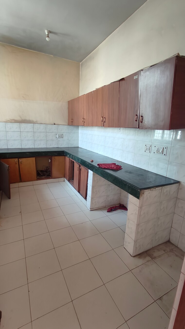 Kitchen, ansal-plaza-gurgaon 3 Bedroom 1800 Sq.Ft. Builder Floor In Palam Vihar Gurgaon 9172493