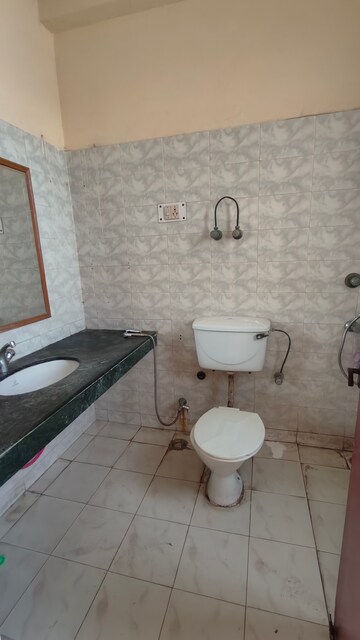 Bathroom in 3 BHK Builder Floor at Ansal Plaza Gurgaon, Palam Vihar – for Sale