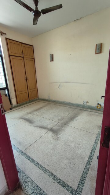Room in 3 BHK Builder Floor at Ansal Plaza Gurgaon, Palam Vihar – for Sale
