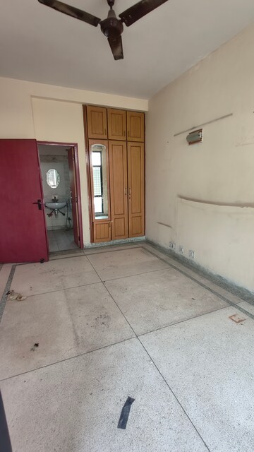 Room in 3 BHK Builder Floor at Ansal Plaza Gurgaon, Palam Vihar – for Sale
