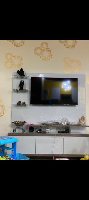 Furnished Amenities in 3 BHK Builder Floor at Shakti Khand iv – for Sale