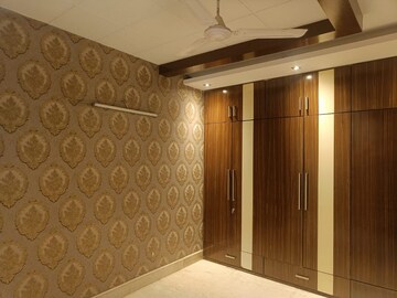 Room in 3 BHK Builder Floor at Kalkaji – for Rent