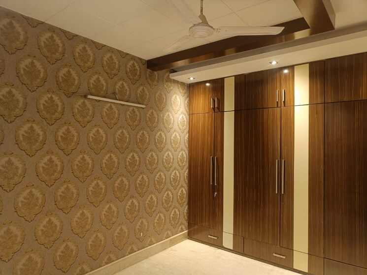 Room, kalkaji 3 Bedroom 1300 Sq.Ft. Builder Floor In Kalkaji Delhi 9172380