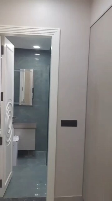 Building Lobby in 4 BHK Builder Floor at BPTP Eden Estate, Sector 81 – for Rent