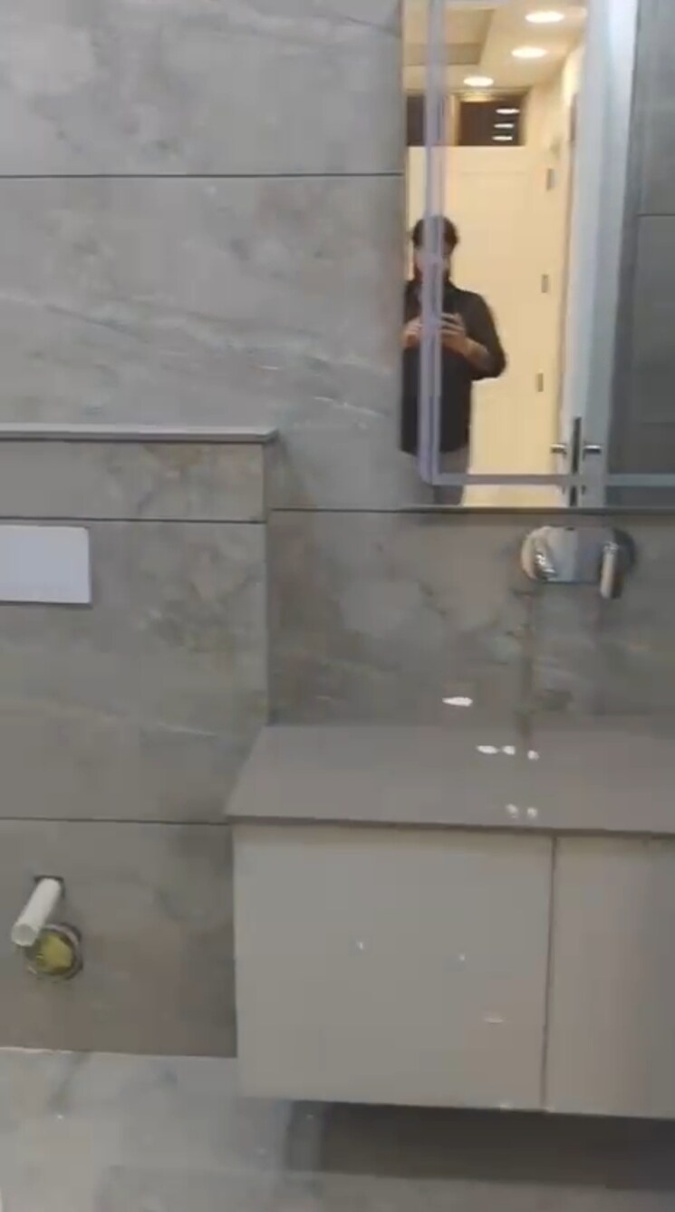 Bathroom, bptp-eden-estate 4 Bedroom 300 Sq.Yd. Builder Floor In Sector 81 Faridabad 9172471