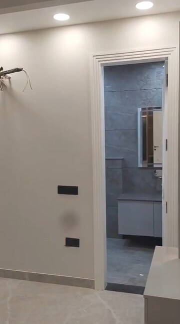 Bathroom in 4 BHK Builder Floor at BPTP Eden Estate, Sector 81 – for Rent