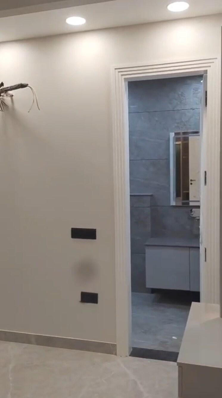 Bathroom, bptp-eden-estate 4 Bedroom 300 Sq.Yd. Builder Floor In Sector 81 Faridabad 9172471