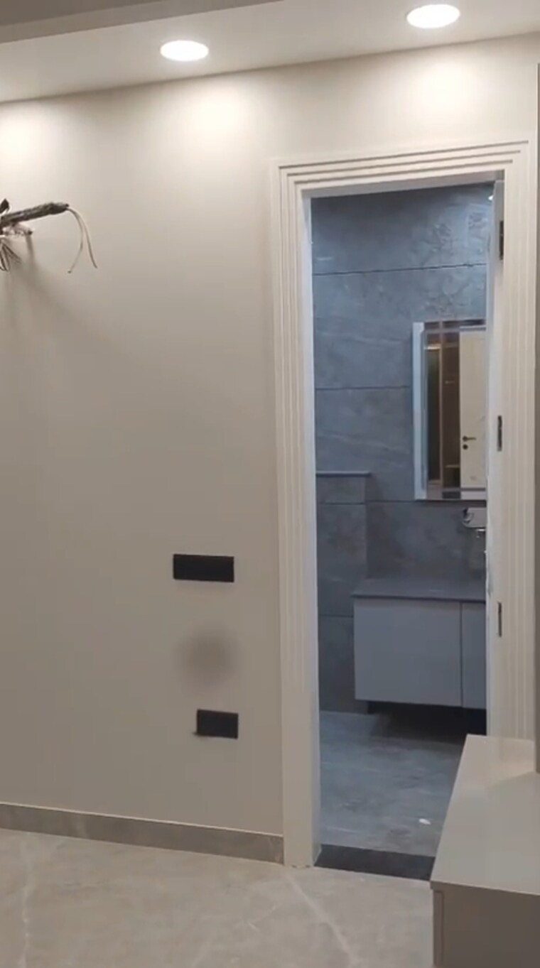 Bathroom, bptp-eden-estate 4 Bedroom 300 Sq.Yd. Builder Floor In Sector 81 Faridabad 9172471