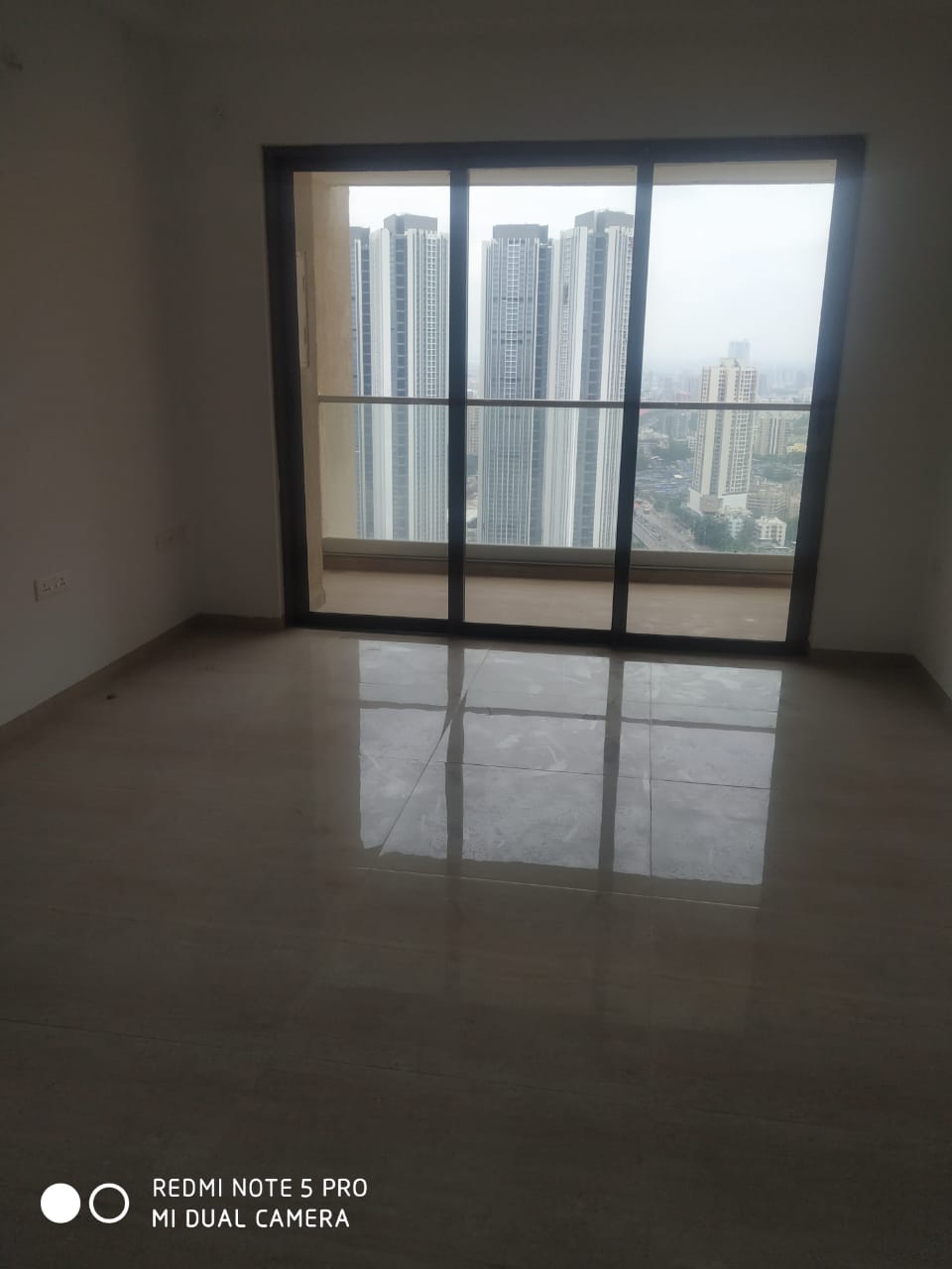 1 RkApartment For Sale in 90 Feet Road