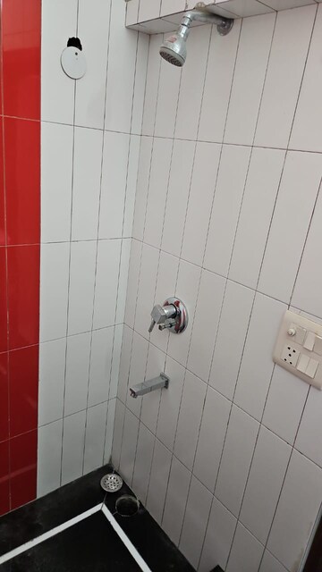 Bathroom in 3 BHK Apartment at Sarita Vihar Pocket-C RWA, Sarita Vihar – for Rent