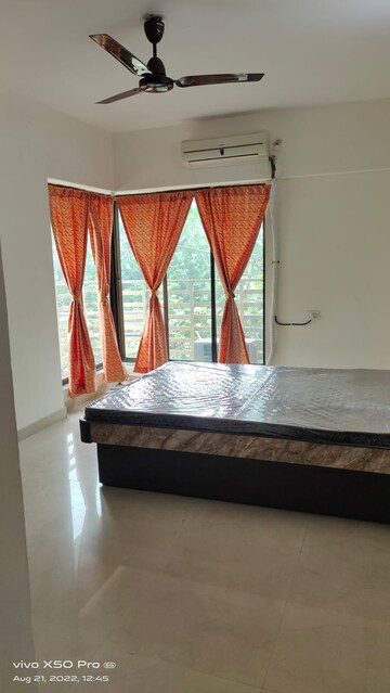 Room in 2 BHK Apartment at Gangabai Mention, Parel – for Rent