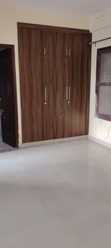 Room in 3 BHK Apartment at RPS Savana, Sector 88 – for Sale