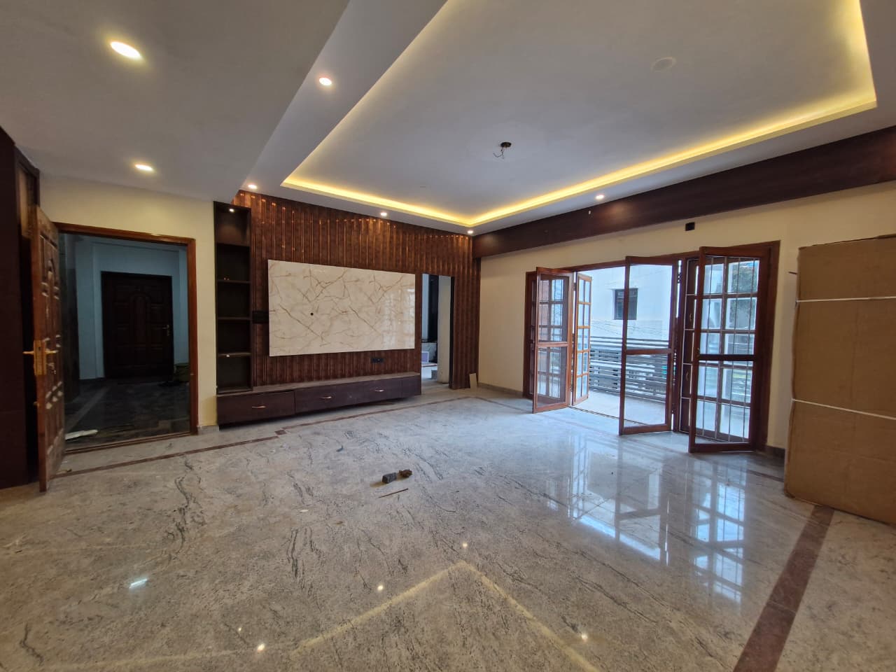 4 BHK + Servant Room Apartment For Rent in Richmond Town