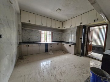 Living Room in 4 BHK Apartment at Richmond Town – for Rent