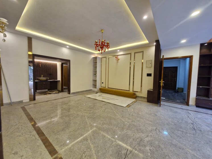 Room, richmond town 4 Bedroom 3500 Sq.Ft. Apartment In Richmond Town Bangalore 9172518